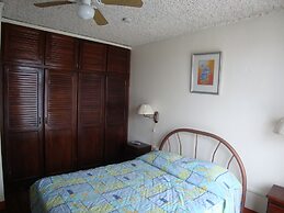Hotel La Guaria Inn & Suites