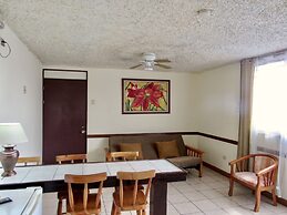 Hotel La Guaria Inn & Suites