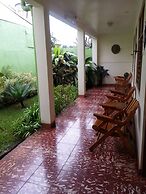 Hotel La Guaria Inn & Suites