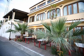 Hotel Company