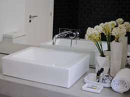 The 8 Downtown Suites