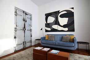 The 8 Downtown Suites