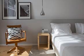 The 8 Downtown Suites