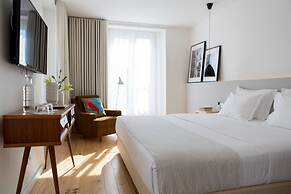 The 8 Downtown Suites