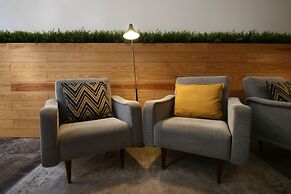 The 8 Downtown Suites