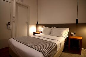 The 8 Downtown Suites