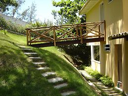 Praia da Ferradurinha Guest House