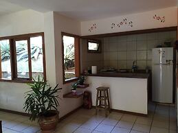 Praia da Ferradurinha Guest House
