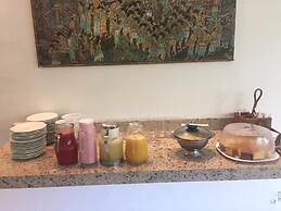 Praia da Ferradurinha Guest House