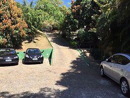 Praia da Ferradurinha Guest House