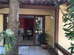 Praia da Ferradurinha Guest House