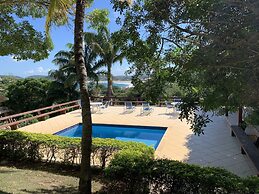 Praia da Ferradurinha Guest House