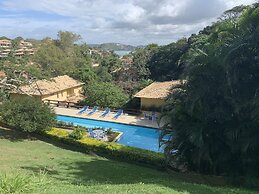 Praia da Ferradurinha Guest House