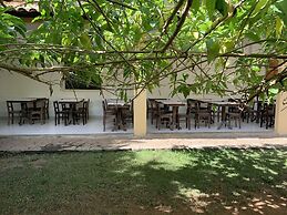 Praia da Ferradurinha Guest House