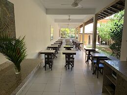 Praia da Ferradurinha Guest House