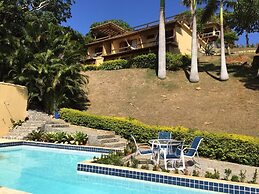 Praia da Ferradurinha Guest House
