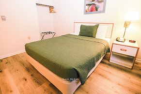 Mountain Host Motor Inn