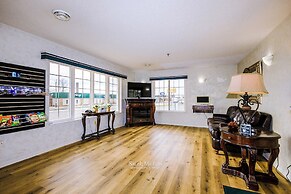 Mountain Host Motor Inn