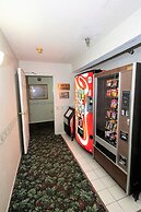 Mountain Host Motor Inn