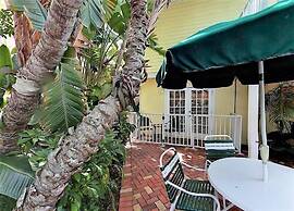 Siesta Palms By the Beach