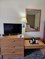 Budget Host Inn & Suites