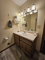 Budget Host Inn & Suites