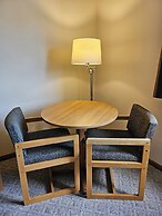 Budget Host Inn & Suites