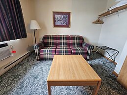 Budget Host Inn & Suites