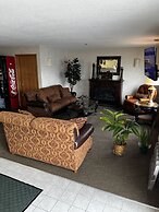 Lincoln Host Motor Inn