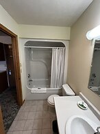 Lincoln Host Motor Inn