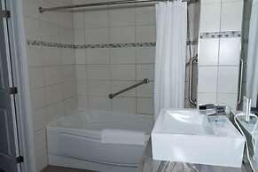 Travelodge by Wyndham Roberval