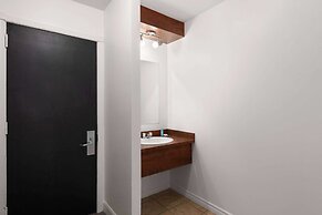 Travelodge by Wyndham Roberval