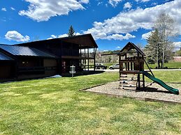 High Creek Lodge & Cabins