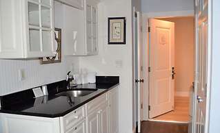 Cove Inn on Naples Bay