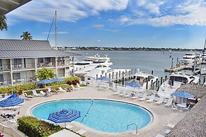 Cove Inn on Naples Bay