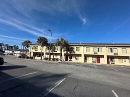 Guest Cottage & Suites By OYO Brunswick/Golden Isles