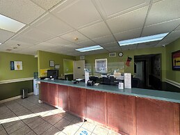 Guest Cottage & Suites By OYO Brunswick/Golden Isles