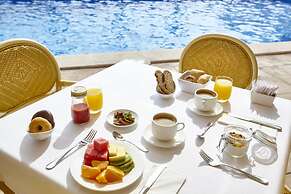 Universal Aparthotel Don Camilo