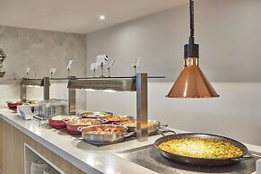 Universal Aparthotel Don Camilo