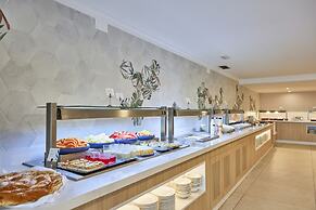 Universal Aparthotel Don Camilo