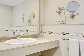 Universal Aparthotel Don Camilo