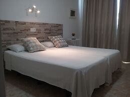 Hostal Residencia Cardona