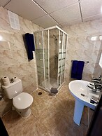 Hostal Residencia Cardona