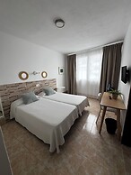 Hostal Residencia Cardona