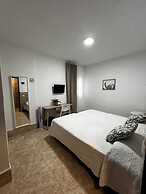 Hostal Residencia Cardona