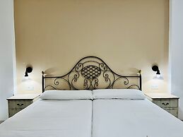 Apartamentos Frontera