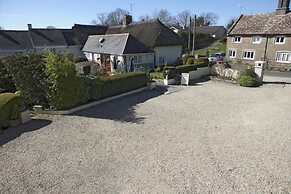 Yalbury Cottage