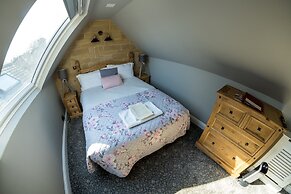 Farnley Tower Guesthouse