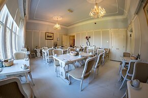 Farnley Tower Guesthouse