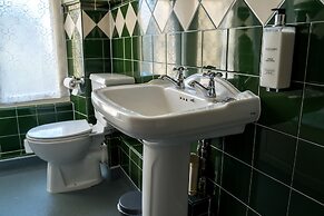 Farnley Tower Guesthouse